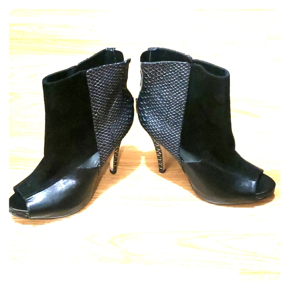 SEXY CharlesDavid booties size 8